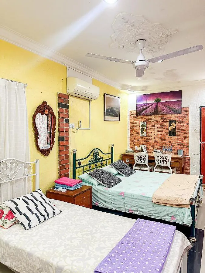 Dusun Indah Cottage 1 바얀레파스